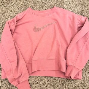 Nike Cropped Sweat Shirt. Size S. Great for workouts and athletics.
